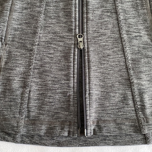 Athleta CYA Hope 2 activewear running jacket striated grey reflective Medium - Picture 11 of 16